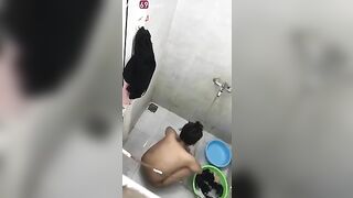 Quay lén em sinh viên hàng xóm tắm