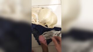 Thấy quần lót em dâu là nứng