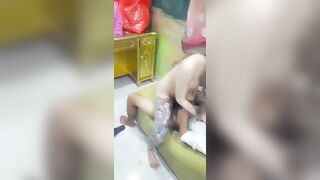 Học trò tụi nó nện nhau trong phòng thầy