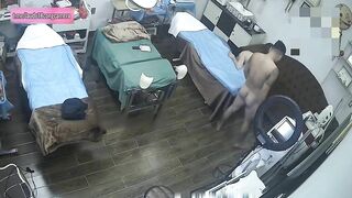 Hack camera anh trai đụ chị chủ spa vú to rên la