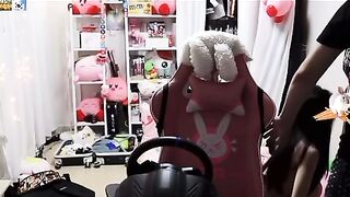 Nữ Streamer xinh đẹp lộ clip