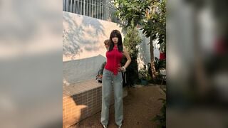 Em gái tự lột đồ khoe bướm không lông