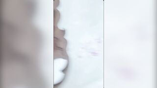 Lâu lâu được e nó show