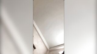 Lâu lâu được e nó show