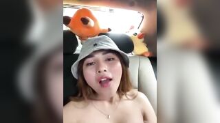 6.em gái vừa ngồi trên xe vừa thủ dzam vừa live nhìn nư'ng vl