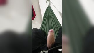 Cu e chưa mở mắt nổi