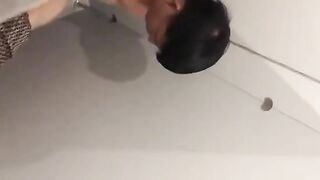 Drama nện nhau trong WC bị quay lén của HotGirl