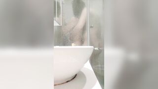 Làm tình với em trong nhà tắm p1