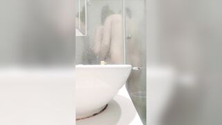 Làm tình với em trong nhà tắm p1