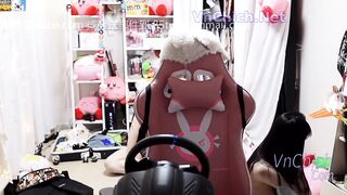 Quên tắt video, nữ streamer Addie Lyn xinh đẹp bất ngờ lộ phân cảnh nóng