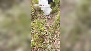 Đôi nam nữ làm tình trong rừng vắng