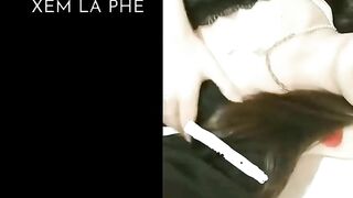 Hiền lồn siêu múp cởi đồ mời anh chơi