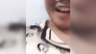 Yêu thg này nhưng cho thg khác xem