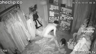 h.a.c.k c.a.m.e.r.a em chủ shop thời trang vú to đ.ịt nhau với chồng ở giữa quán