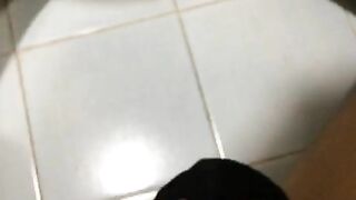 Thủ dâm đồ lót của chị họ