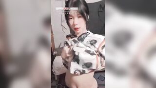 Vân Anh 2ka8 lên mạng khoe lồn múp đầy nước