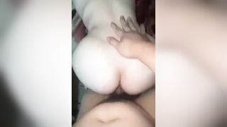 Em học sinh cấp 3 có thân hình nóng bỏng