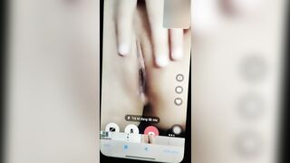 em gái show hàng kím tiền sinh sống