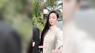 Thấy bảo vợ anh quang hải nào đấy trước làm tay vịn