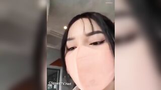 Ngồi trong quán cafe em cắm sextoy vào bướm sướng phê quá đã