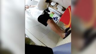 Đưa em đi làm về tò mò nên quay lén em tắm💦😋