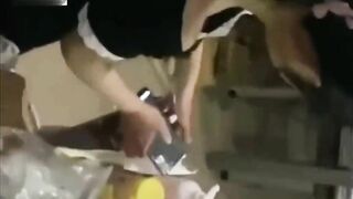 Show hàng cho trai trước mặt đám bạn học cùng ký túc xá