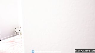 Con gái hư bị cha dượng phạt