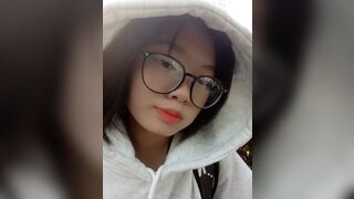 Vú có mụt ruồi nghe ns dâm lắm