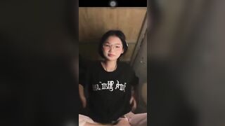 Em học Sinh gái xinh thủ dâm trong ký túc xá