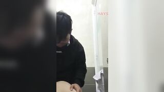 Clip Sex Mai Xuân 2k5 Trốn Vào Toilet Trường Địt Nhau