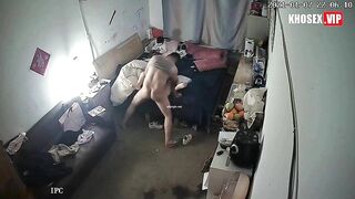 Hack Camera Cặp vợ chồng trẻ tranh thủ chịch nhau khi con đang chơi điện thoại