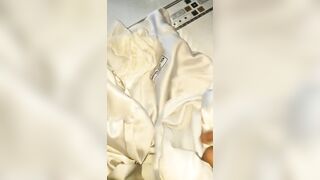 sục cu bằng áo dài và quần lót của em gái lớp 11