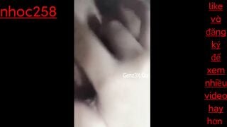 Em Gái Mới Lớn ở nhà một mình nứng lồn quá thủ dâm cho bớt ngứa lồn