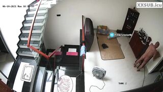 Trốn con nhỏ lên tầng trên đụ nhau