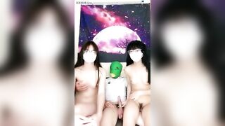 Live some cùng hai cô bạn thân