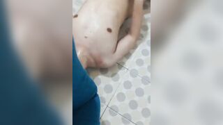 Hành con chó của cô haha
