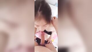 Em học sinh love 10 yêu cầu anh người yêu đứng lên để mình mút cho