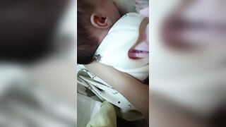 Bác sĩ trị tắc sữa vợ em