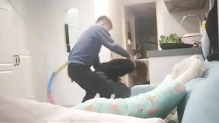 Chồng rình vợ đi vắng gạ đụ giúp việc