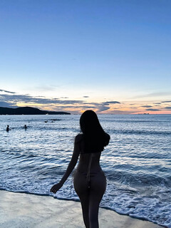 mình dây bikini