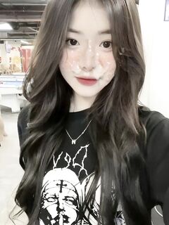Xuất tinh lên mặt