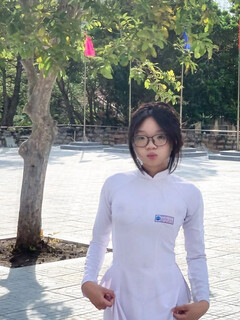 Ai muốn xem bé thỏa thân nào